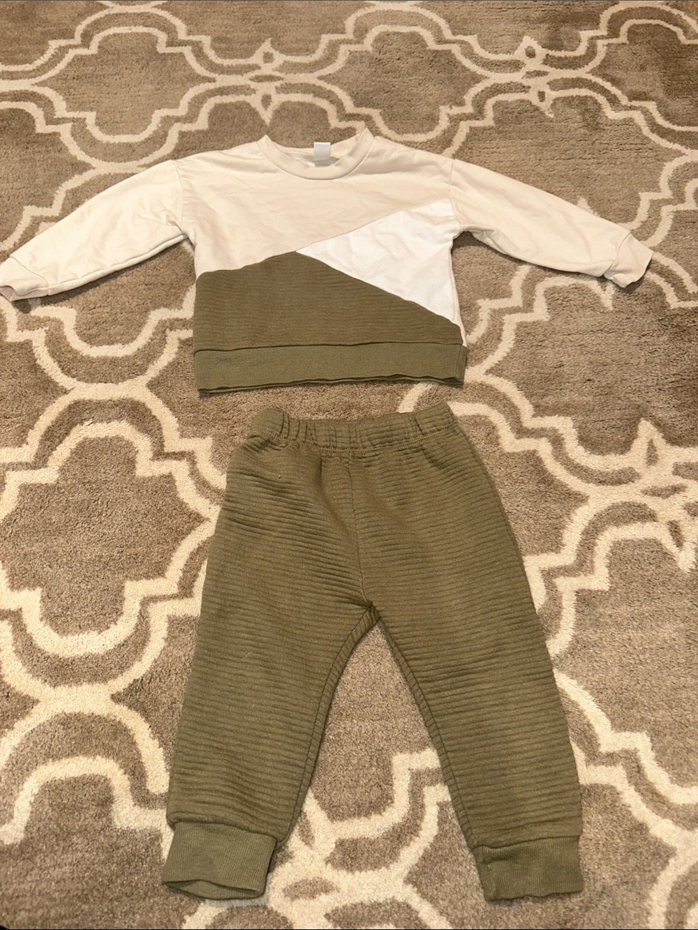PL:Kids Neutral Cream 2T Sweatshirt and sweat pants